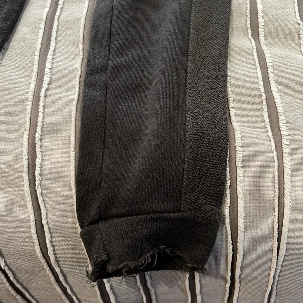 Boys size 14 Chaser gray slim fitting sweatpants